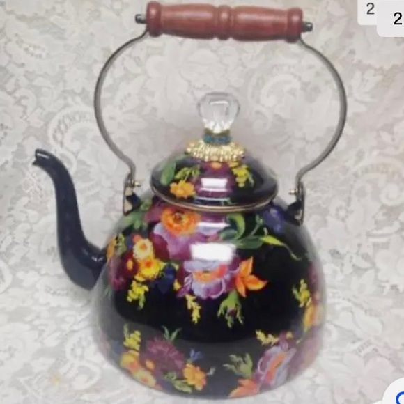 MacKenzie Childs Black Flower Market Enamel 144 oz-4.5 Qts Tea Kettle w/ 4 Mugs - Picture 2 of 11